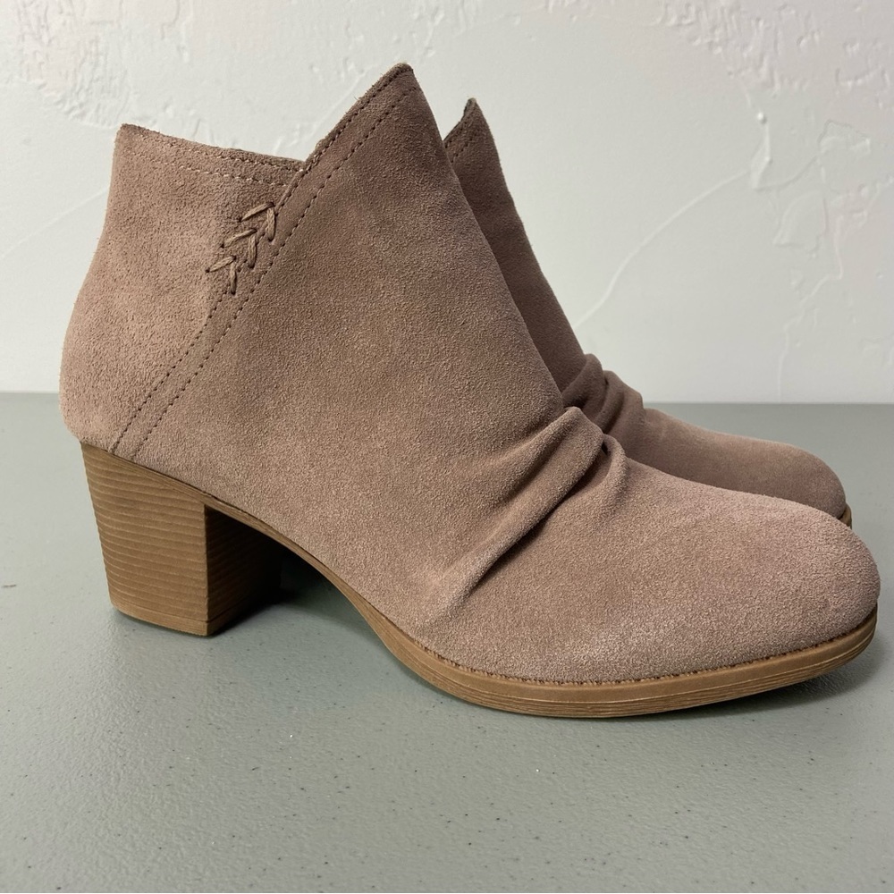 Skechers Taupe Color Mush Leather Suede Women Ankle Bootie 9.5 167429
